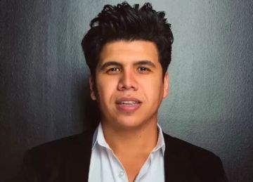 عمر كمال يؤجل طرح أغنية غاب احتراما لوفاة والدة رضا البحراوي