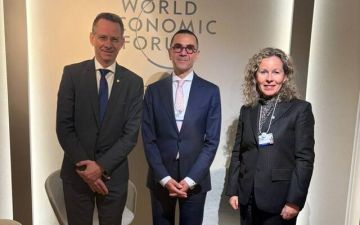 مصر تبحث مع يارا النرويجية استثمارات الهيدروجين الأخضر والأمونيا في دافوس مصر تبحث مع يارا النرويجية استثمارات الهيدروجين الأخضر والأمونيا في دافوس