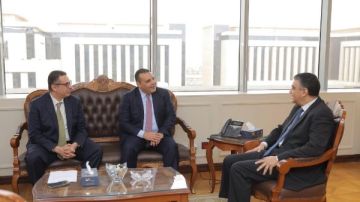 التمثيل التجاري والشراء الموحد يعززان الشراكة لتوطين الصناعات الطبية