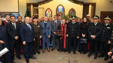 محافظ الجيزة يزور مقر الكنيسة الإنجيلية بالجيزة للتهنئة بعيد الميلاد المجيد