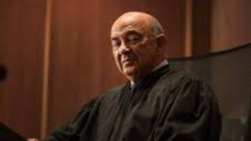 يهودي متدين يعارض إمبريالية ترامب .. مادورو يمثل أمام قاض حكم على الرئيس الأمريكي بروفايل