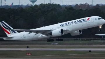 فوضى أمنية بمطار أمريكي .. أردني يثير الذعر ويصعد طائرة بتذكرة ملغاة