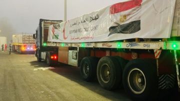 قافلة زاد العزة الـ 120 تدخل إلى الفلسطينيين في قطاع غزة