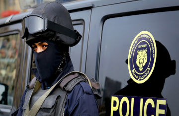 من دبي للسجن بمصر.. مستريح السيارات في قبضة الأمن بسبب 2 مليار جنيه و35 سنة سجنا