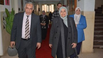 نائب رئيس جامعة الأزهر يتفقد أعمال امتحانات كلية الاقتصاد المنزلي بطنطا ويشيد بنظامها