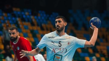 يحيى خالد أفضل لاعب في مباراة مصر والجزائر ببطولة إفريقيا لليد يحيى خالد أفضل لاعب في مباراة مصر والجزائر ببطولة إفريقيا لليد