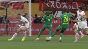 بابي جاي يسجل الهدف الأول للسنغال في مرمى المغرب بنهائي أمم إفريقيا بابي جاي يسجل الهدف الأول للسنغال في مرمى المغرب بنهائي أمم إفريقيا