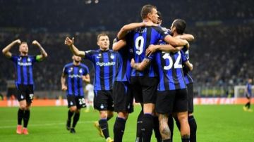 قمة الدوري الإيطالي.. إنتر ميلان المتصدر يواجه حامل اللقب نابولي قمة الدوري الإيطالي.. إنتر ميلان المتصدر يواجه حامل اللقب نابولي