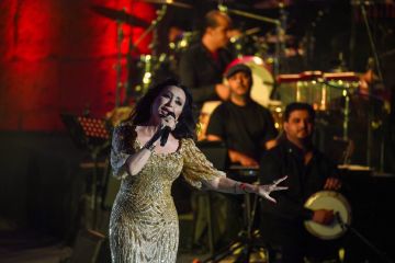 لطيفة تحتفل بمئوية يوسف شاهين بفيديو من كواليس سكوت حنصور لطيفة تحتفل بمئوية يوسف شاهين بفيديو من كواليس سكوت حنصور