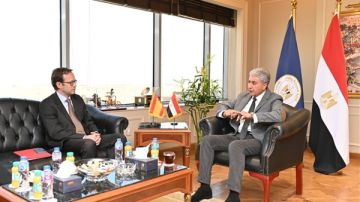 وزير السياحة والآثار يلتقي سفير إسبانيا بالقاهرة لبحث التعاون المشترك وزير السياحة والآثار يلتقي سفير إسبانيا بالقاهرة لبحث التعاون المشترك