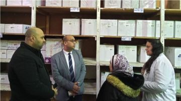 وكيل صحة الإسكندرية يتفقد سير العمل داخل مجمع مخازن الأدوية