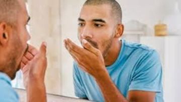 3 طرق لعمل غسول الفم بوصفات خارقة في علاج اللثة