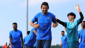 أحمد حجازي في مهمة صعبة مع نيوم أمام الهلال بالدوري السعودي
