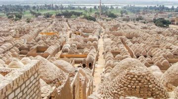 بعد فك الكوبري محافظ القاهرة يكشف مصير المقابر التراثية بالسيدة عائشة والإمام الشافعي