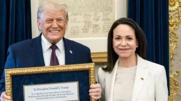 زعيمة المعارضة الفنزويلية الفائزة بـ نوبل للسلام تهدي الجائزة لـ ترامب