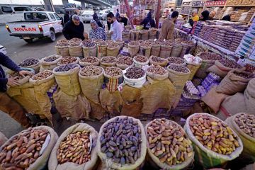 مصر .. الأسواق تستقبل ياميش رمضان وسط ضعف الإقبال .. والحكومة تنظم معارض لـ خفض الأسعار 