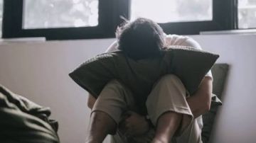 ألم المعدة المفاجئ متى يكون عابرا و .. ينذر بمشكلة صحية خطيرة؟ ألم المعدة المفاجئ متى يكون عابرا و .. ينذر بمشكلة صحية خطيرة؟