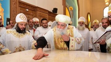 الأنبا دوماديوس يدشن كنيسة ونس الأقصري بمدينة 6 أكتوبر