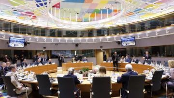 بعد تهديد ترامب بسبب جرينلاند .. الاتحاد الأوروبي يعقد اجتماعا طارئا اليوم بعد تهديد ترامب بسبب جرينلاند .. الاتحاد الأوروبي يعقد اجتماعا طارئا اليوم