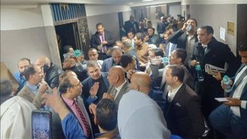 تطاول واعتراضات.. تفاصيل أزمة المحامين ووكيل نيابة النزهة بمحكمة شمال القاهرة تطاول واعتراضات.. تفاصيل أزمة المحامين ووكيل نيابة النزهة بمحكمة شمال القاهرة