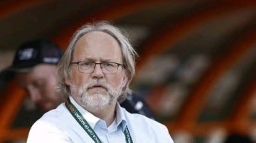 لا أعرف مصيري.. مدرب مالي يفجر مفاجآة حول أزمة المعسكر والراتب لا أعرف مصيري.. مدرب مالي يفجر مفاجآة حول أزمة المعسكر والراتب