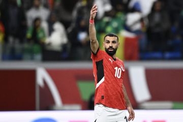 مدرب منتخب مصر يكشف حقيقة تفكير محمد صلاح في الاعتزال الدولي