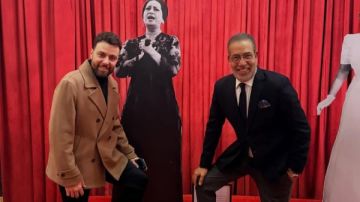 مدين يشيد بمسرحية أم كلثوم ويهنئ مدحت العدل على نجاح العمل مدين يشيد بمسرحية أم كلثوم ويهنئ مدحت العدل على نجاح العمل