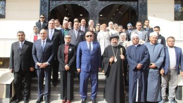 موجز أخبار الوادي الجديد.. المحافظ يقدم التهنئة بعيد الميلاد المجيد بكنيسة السيدة العذراء.. ويلتقي أعضاء مجلس الشيوخ بالمحافظة