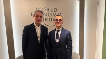 خفض حرارة حتى 70 وخط إنتاج جديد للزجاج.. وزير الاستثمار يبحث توسعات سان جوبان في مصر خفض حرارة حتى 70 وخط إنتاج جديد للزجاج.. وزير الاستثمار يبحث توسعات سان جوبان في مصر