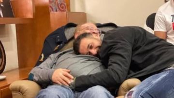 كل سنة وانت حبيبي..أحمد السعدني يهنئ صلاح عبدالله بـ عيد ميلاده كل سنة وانت حبيبي..أحمد السعدني يهنئ صلاح عبدالله بـ عيد ميلاده