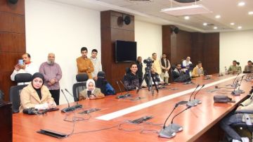 مستقبل مصر تحت أضواء القصيدة.. شعراء جامعة الأزهر يخطفون الأنظار في معرض الكتاب مستقبل مصر تحت أضواء القصيدة.. شعراء جامعة الأزهر يخطفون الأنظار في معرض الكتاب