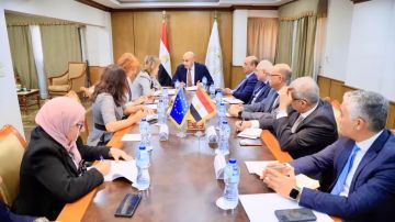 وزير التربية والتعليم يستعرض مع رئيسة بعثة الاتحاد الأوروبي في مصر جهود إصلاح المنظومة التعليمية