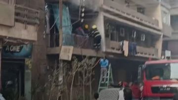 إطفاء الجيزة تسيطر على حريق نشب داخل منزل بأوسيم دون خسائر في الأرواح إطفاء الجيزة تسيطر على حريق نشب داخل منزل بأوسيم دون خسائر في الأرواح