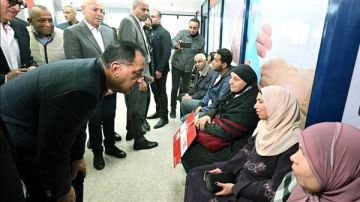 رئيس الوزراء يطمئن من المرضى على جودة الخدمات المقدمة