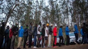 لمنع استغلال العمالة .. إسبانيا تمنح نصف مليون مهاجر وضعا شرعيا