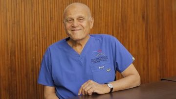 مجدي يعقوب : زوجتي لها اليد العليا في البيت .. وبسمع كلامها جدا