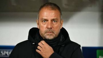 هانز فليك يؤكد جاهزية برشلونة لمواجهة سلافيا براج في دوري أبطال أوروبا