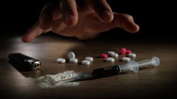 راحة مؤقتة.. علامات الإدمان على الصحة النفسية وسلوك الشخص .. فيديو راحة مؤقتة.. علامات الإدمان على الصحة النفسية وسلوك الشخص .. فيديو