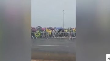 مشهد مرعب.. صاعقة تضرب عشرات المتظاهرين في البرازيل فيديو