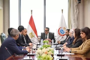 وزير الصحة يبحث التعاون مع رئيس مدينة الدواء المصرية جيبتو فارما ووفد رفيع المستوى من شركة Gan Lee الصينية