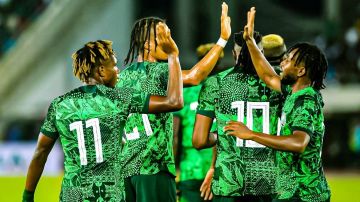 إريك شيل يعلن تشكيل منتخب نيجيريا أمام مصر