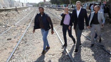 إعادة فتح نقطة عبور مؤقتة بالسيل الجديد بعد تدخل محافظ أسوان