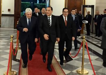 رئيس الوزراء يشهد احتفالية إطلاق المبادرة الوطنية لدعم الطلاب المتفوقين بالجامعات المصرية منحة علماء المستقبل رئيس الوزراء يشهد احتفالية إطلاق المبادرة الوطنية لدعم الطلاب المتفوقين بالجامعات المصرية منحة علماء المستقبل