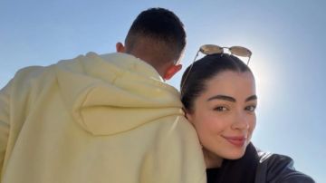 ليلي زاهر تنشر صورا رومانسية مع زوجها