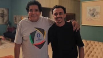 مجروح من صحابي.. كزبرة يثير الجدل برفقة الكينج محمد منير مجروح من صحابي.. كزبرة يثير الجدل برفقة الكينج محمد منير