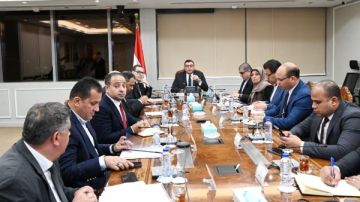 وزير الإسكان يتابع مشروعات المماشى السياحية بعدد من المدن الجديدة