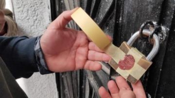 إغلاق منشآت مخالفة وإزالة إشغالات خلال حملات رقابية بالإسكندرية