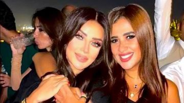 بعد نشر صور مفبركة.. رضوى الشربيني تدافع عن ياسمين عبد العزيز بعد نشر صور مفبركة.. رضوى الشربيني تدافع عن ياسمين عبد العزيز