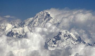 حركة الصفائح التكتونية.. حفريات بحرية على قمة إيفرست تفتح أبواب أسرار الأرض