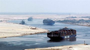 خبير اقتصادي: قناة السويس تتحول لمركز لوجستي وصناعي متكامل فيديو